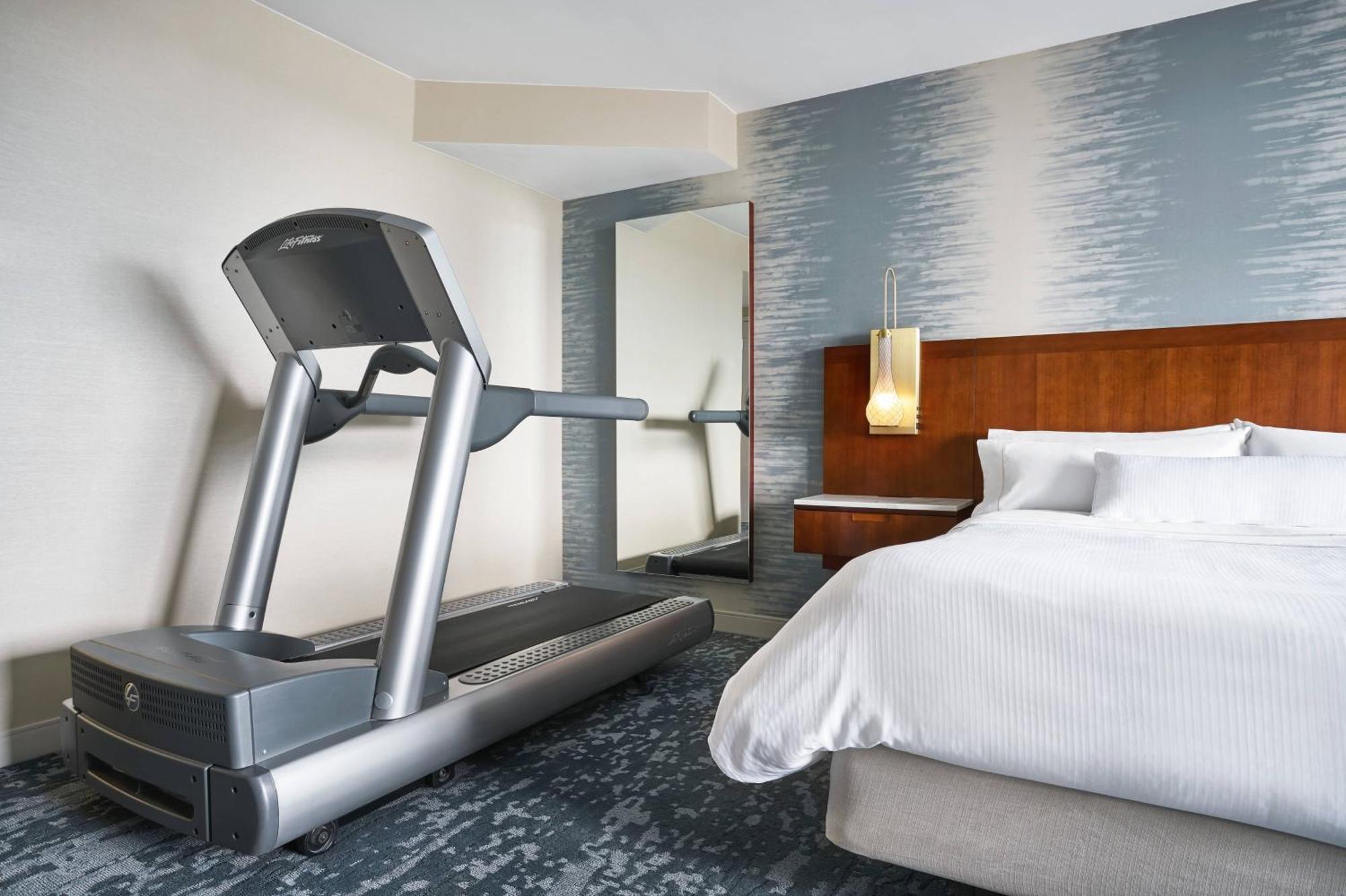 Hotel The Westin Town Center 4*